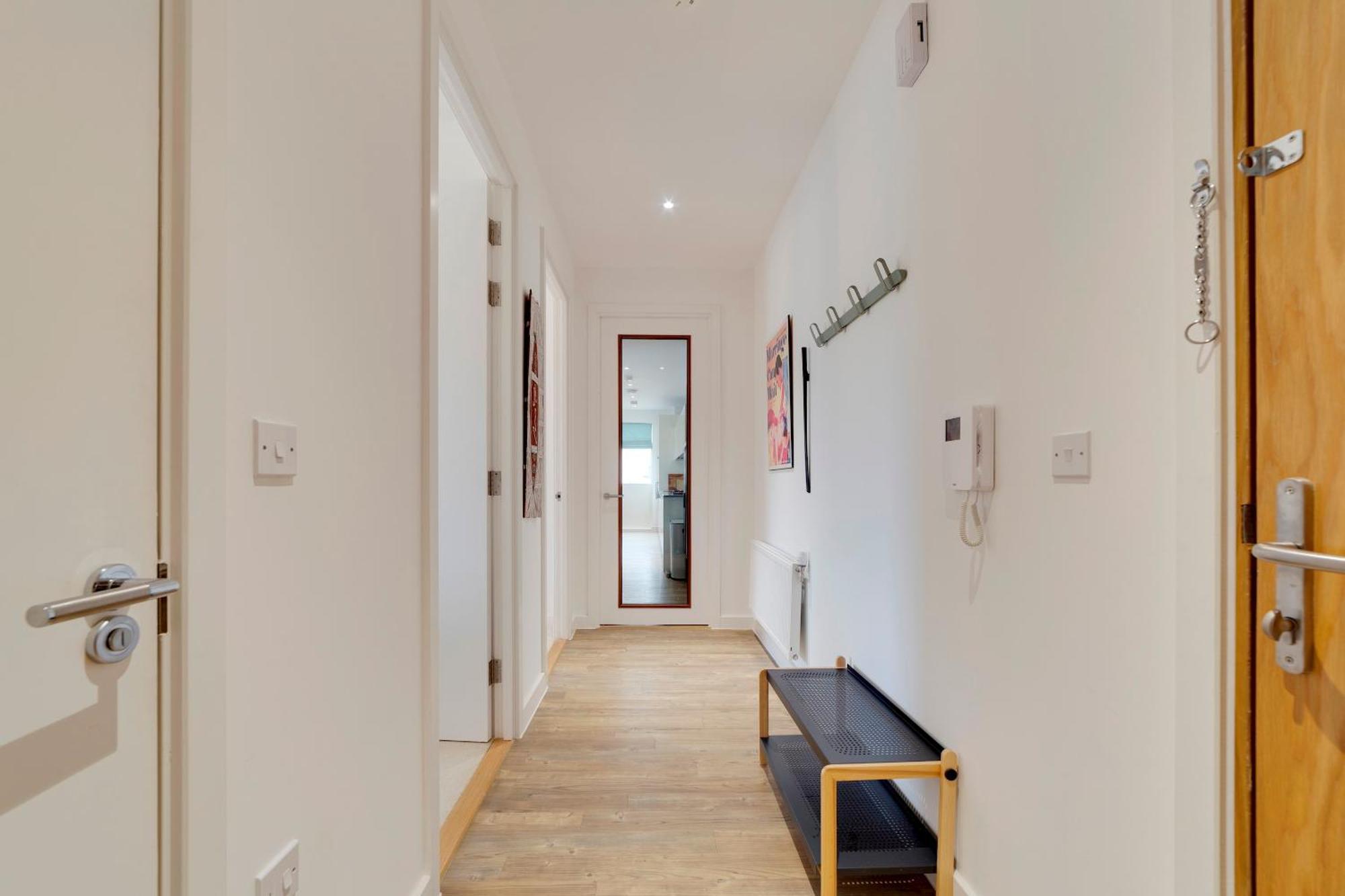 Apartemen Pass The Keys Stunning And Spacious Modern Flat - Own Car Park *
